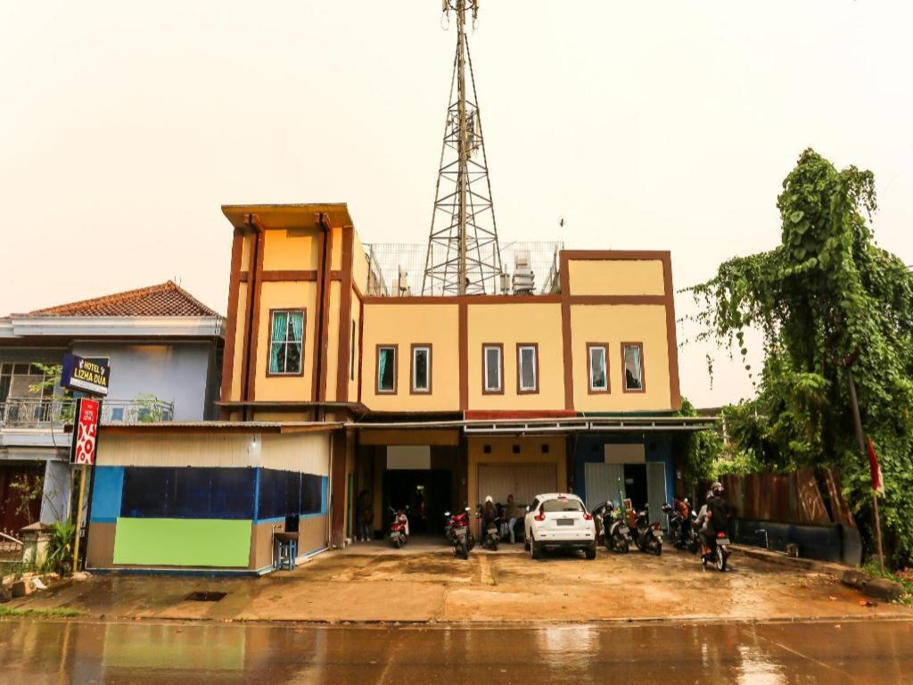 Oyo 90825 Hotel Lizha 2 Samarinda Exterior photo